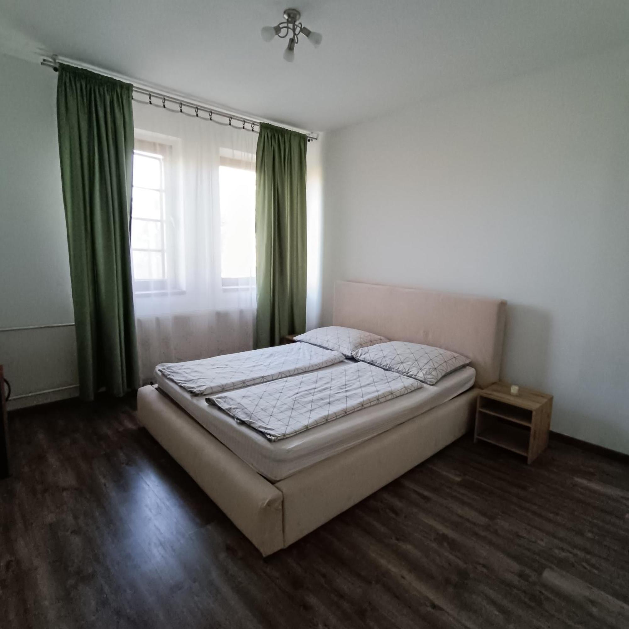 Napkelte Vendeghaz Lägenhet Szeged Exteriör bild